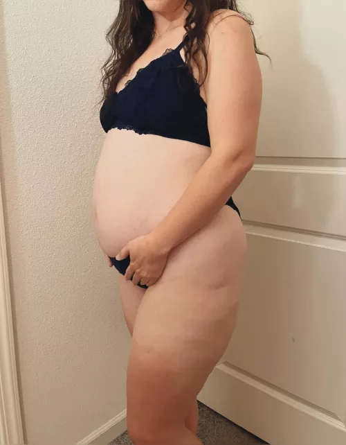 I may look innocent but I’m pregnant, horny and needing to be pounded 😈