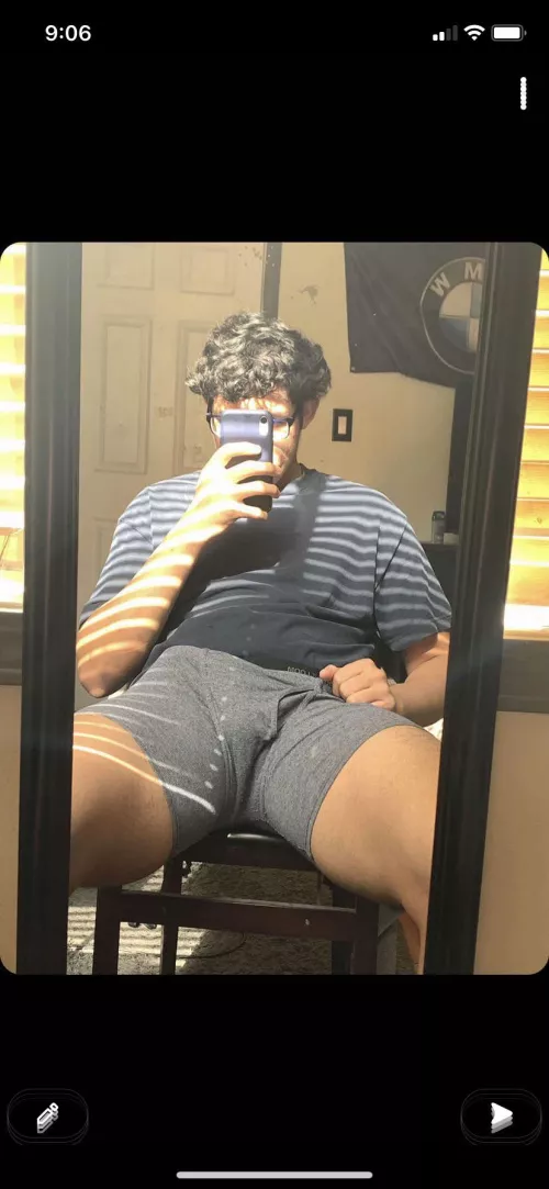 Interact with me if you would pulldown my boxers!👀