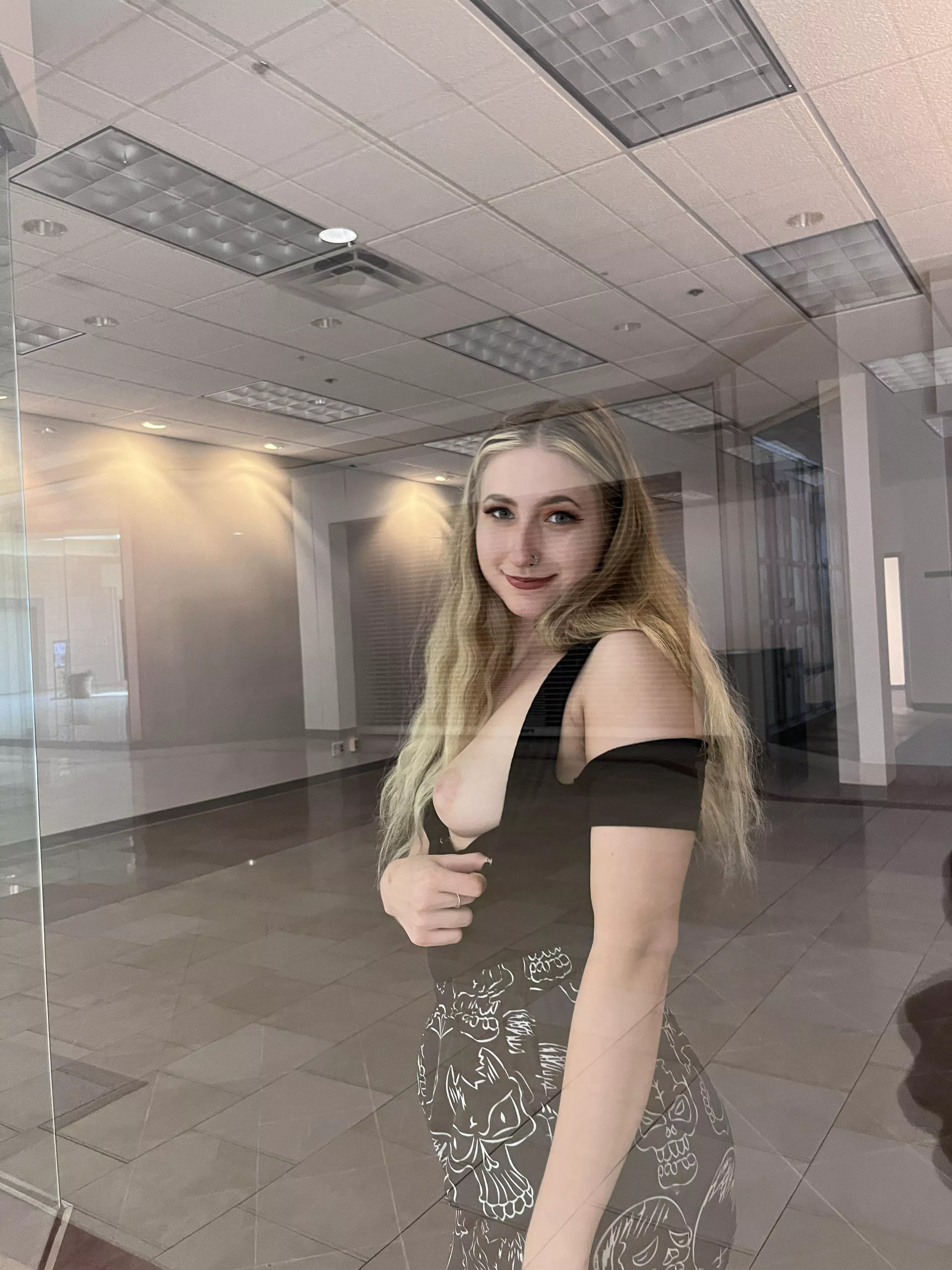 Is this what they mean by window shopping? 😈