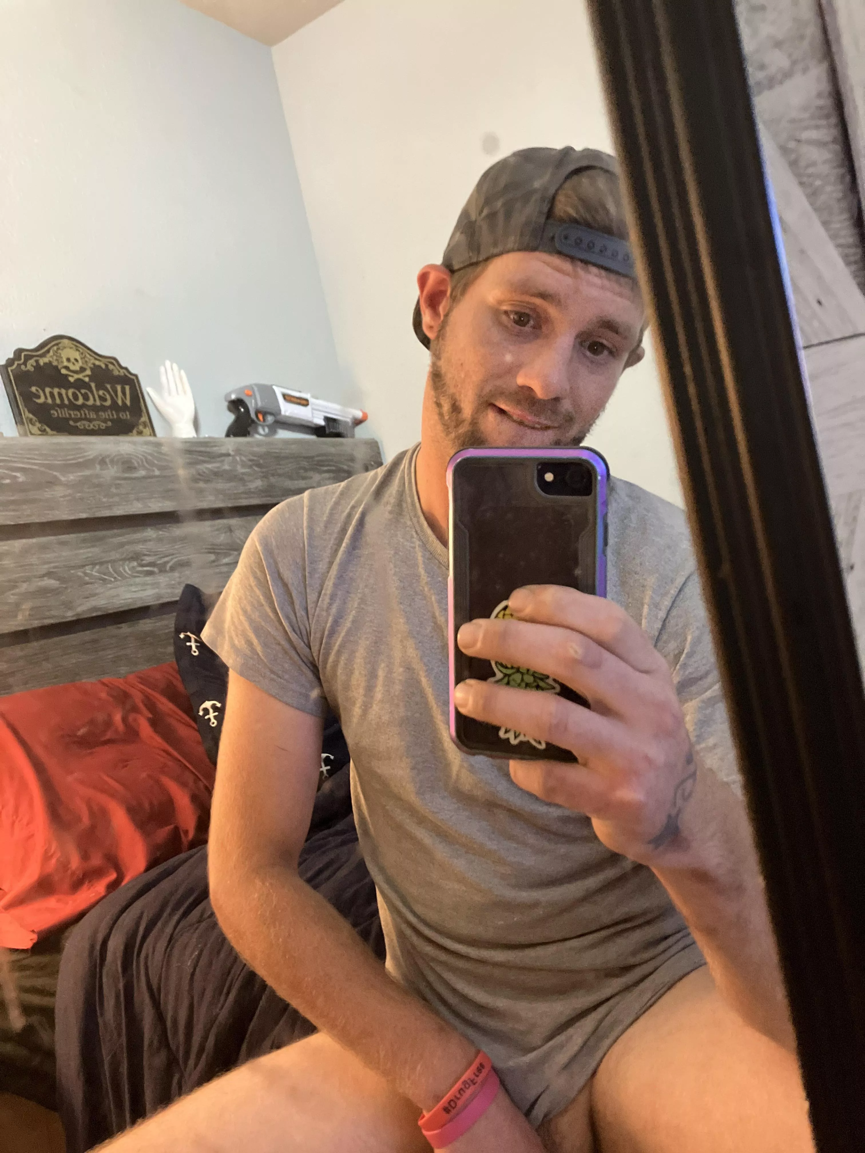 It’s Friday y’all! Anyone curious what my country boy self has in hand??? 😈