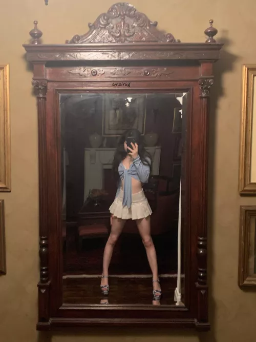 lie down so i can stand over your face 😜🤍18f