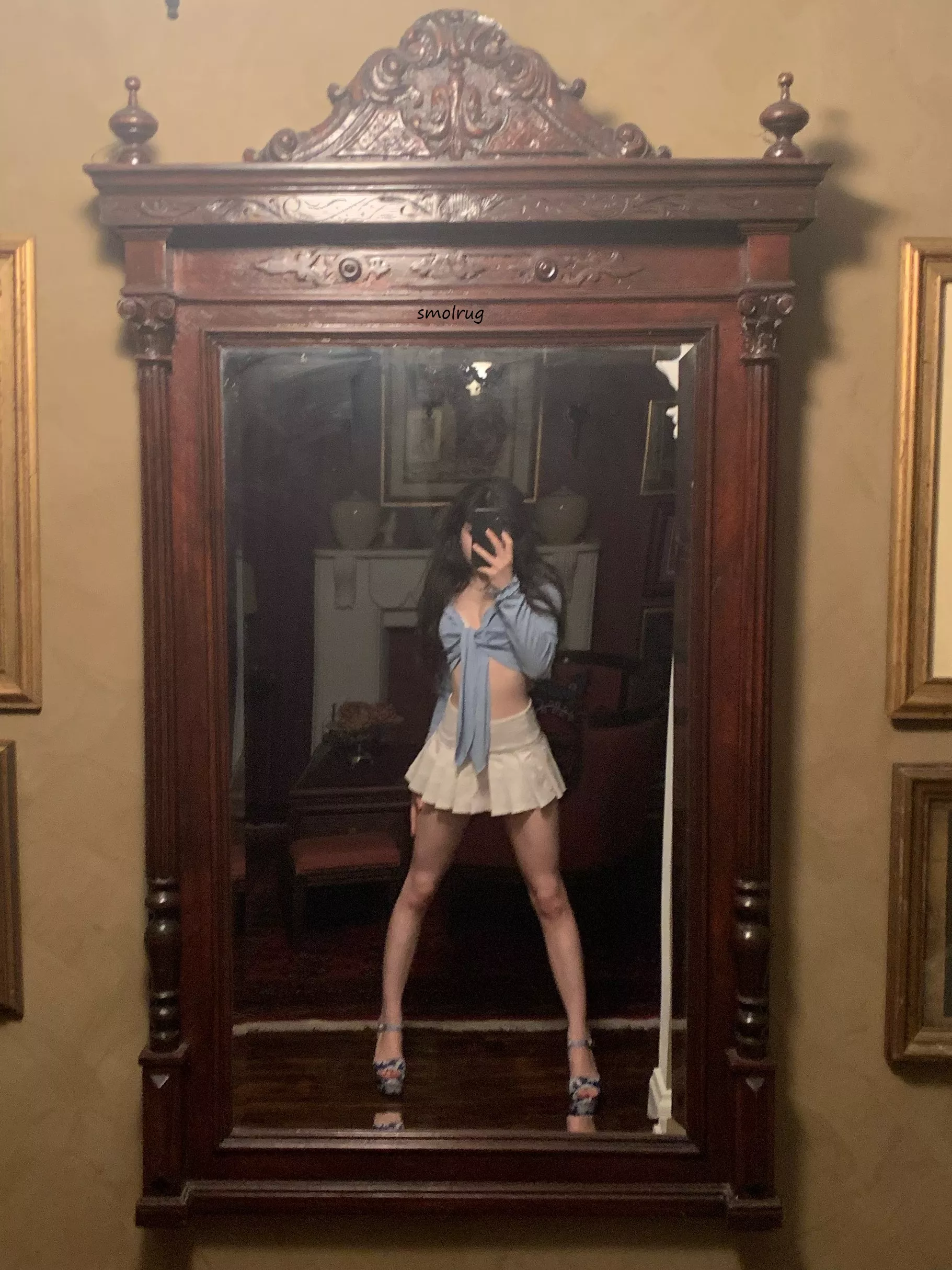 lie down so i can stand over your face 😜🤍18f