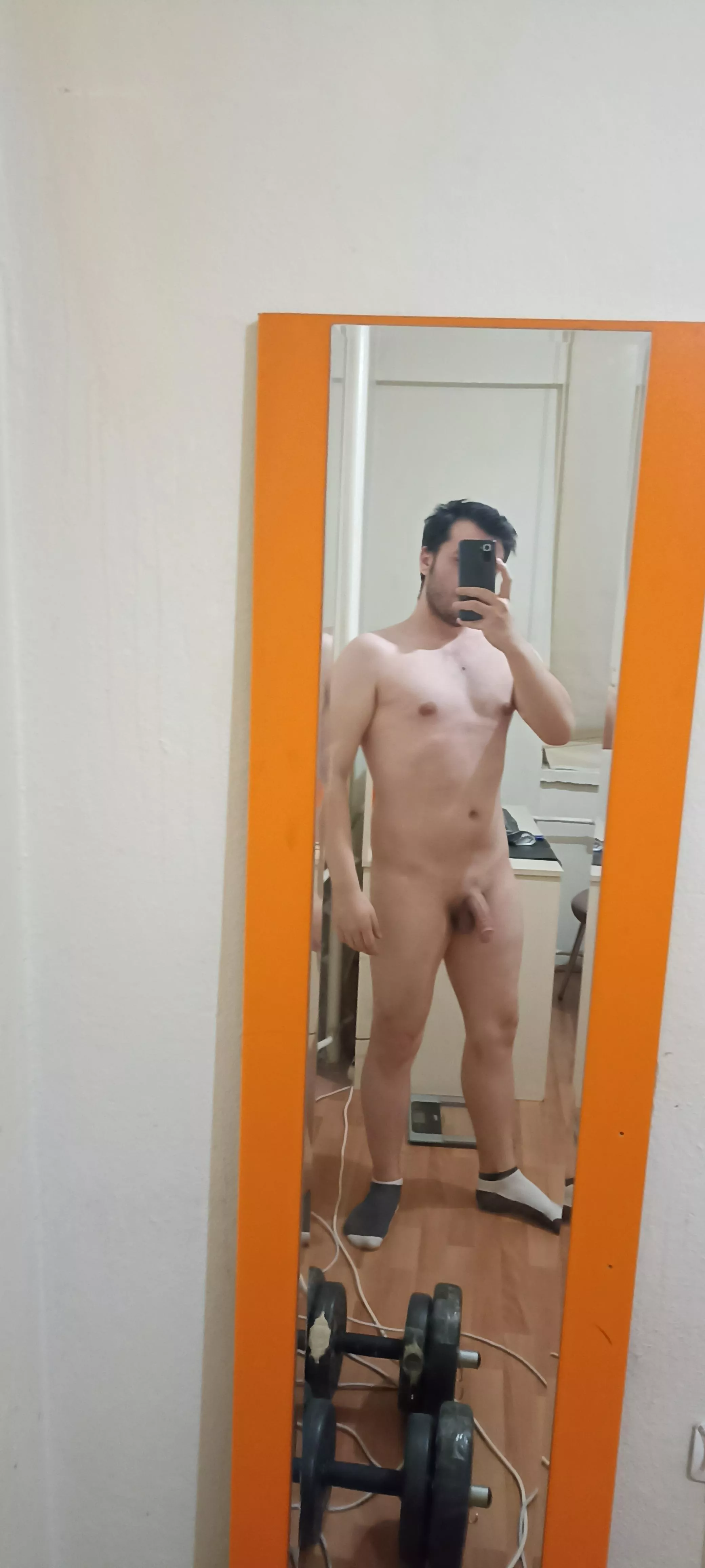 (m) 27 174 cm 84 rate me please :)