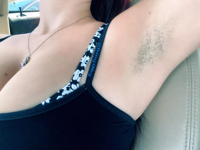 My armpit hair grows so fast ! 🍭