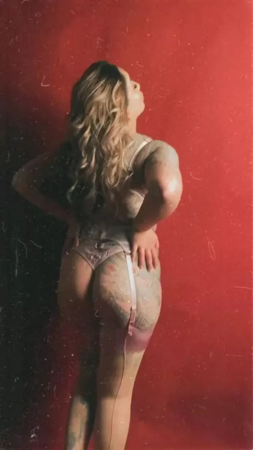 thicc thighs save lives