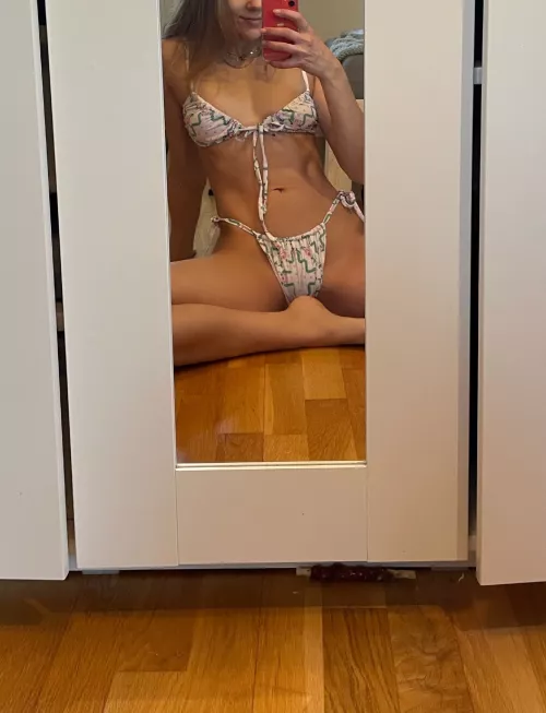 What do you think about my new bikini? 😊
