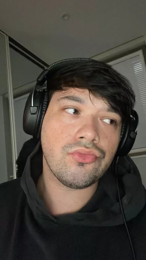 Workin hard or hardly workin?