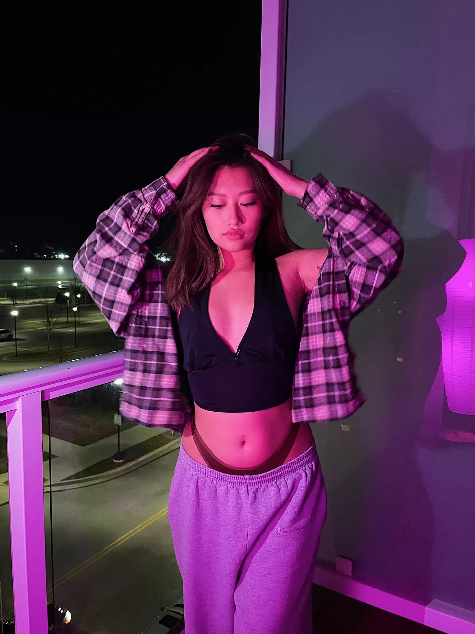 Anyone wanna cock/cum trib her? Dm