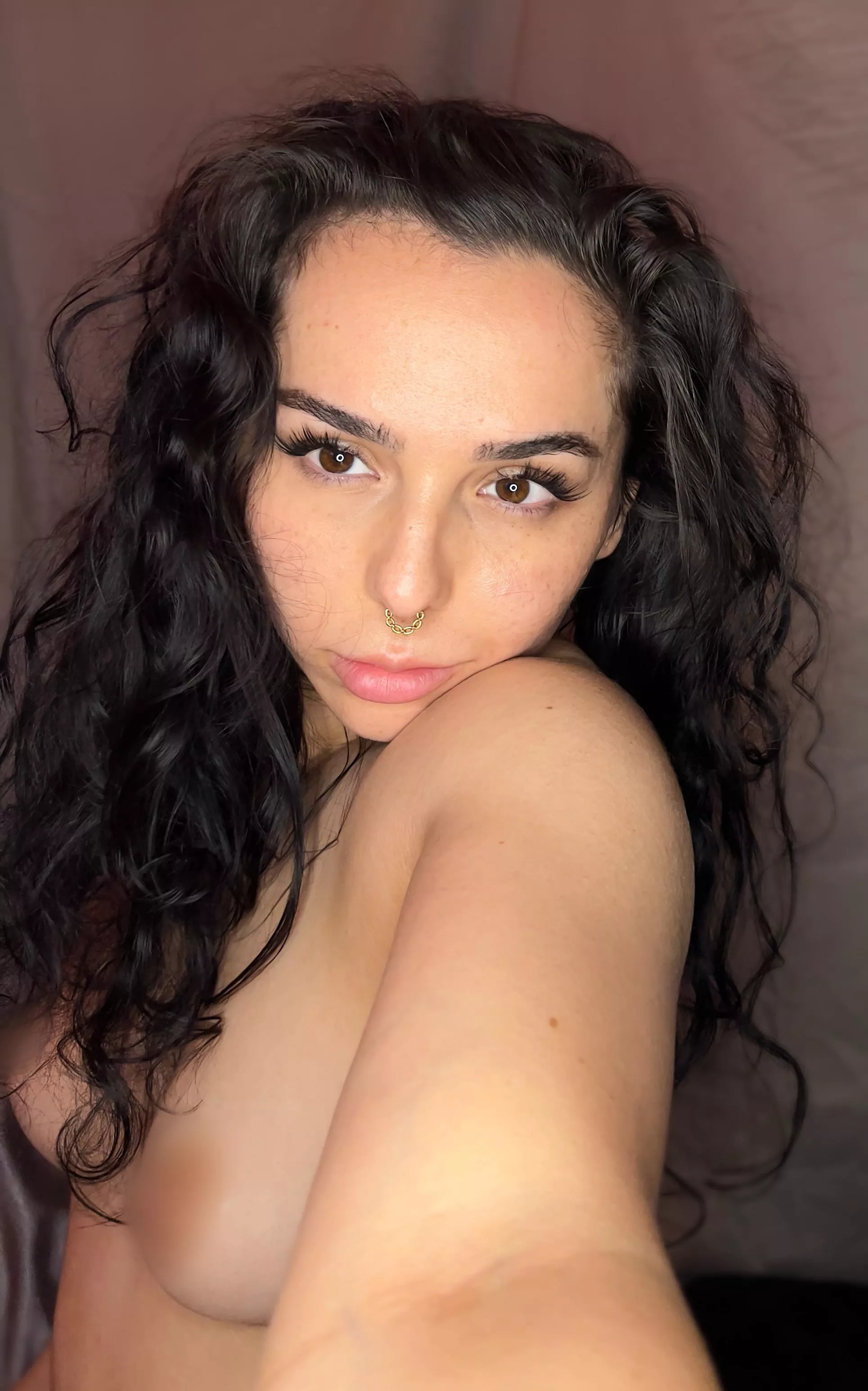 coolest little brunette online 🍌