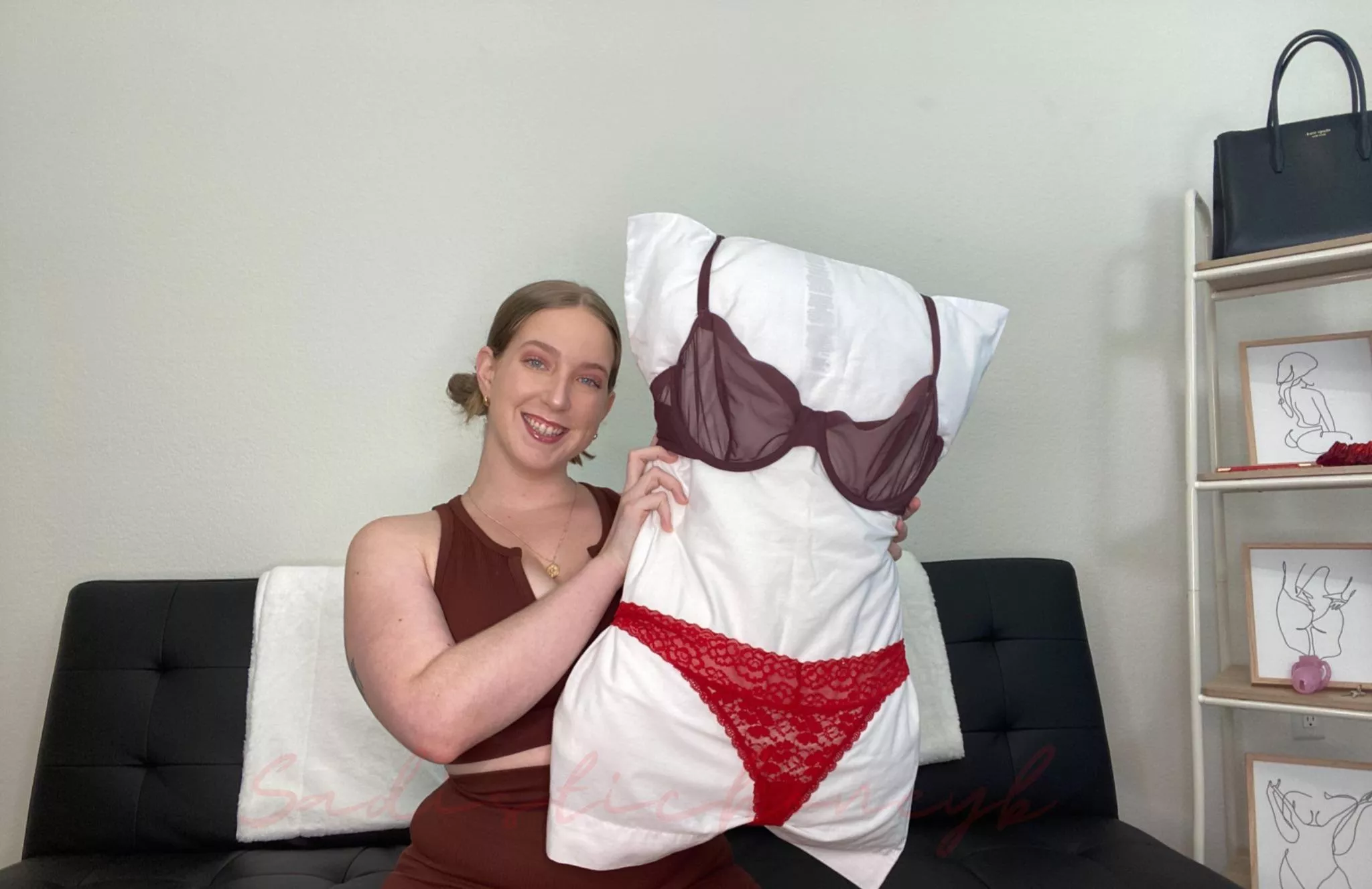 Hey Femdom loser here is your new girlfriend! Isn’t she pretty? 🤣