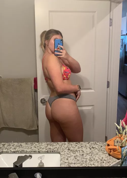 Hey there 🤍 new to onlyfans, show me some love! Link in comments ;)