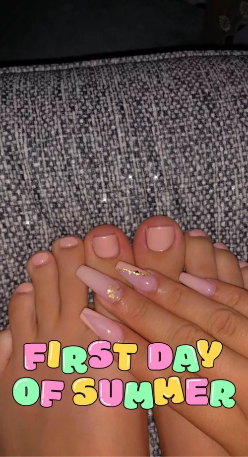 How do you like my feet baby? Done them just for you daddy🥰🍯💅🏼