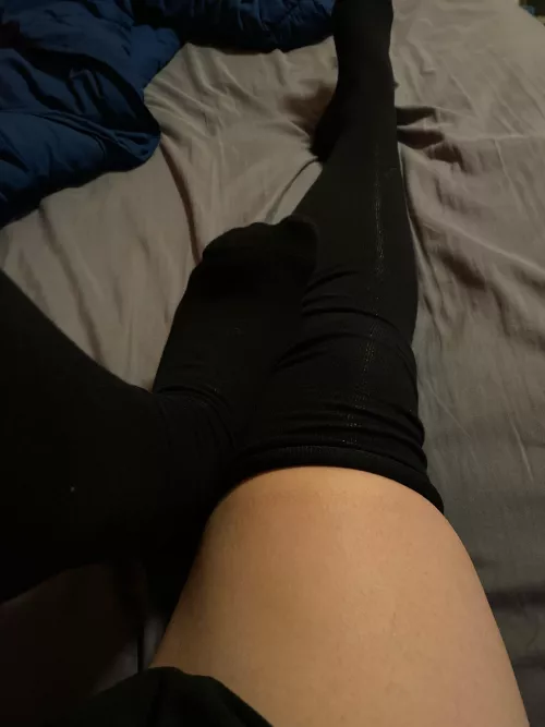 I love guys that worship feet ❤️