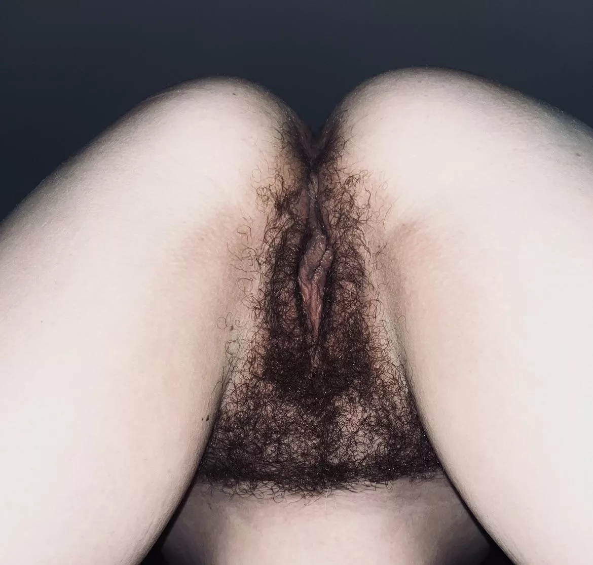 Labia surrounded by fur on a married mom pussy still hot?