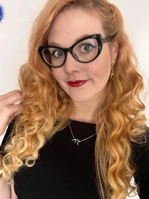 Say hi if u like my freckles! 🦊💋 F27