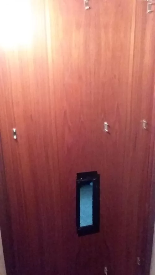 #Solomons Maryland private, clean, discreet wood wall gloryhole for the men wanting anonymous in and out deep cocksucking and load swallowing while watching streaming porn. If interested in using the hole send your info including height, weight, age for