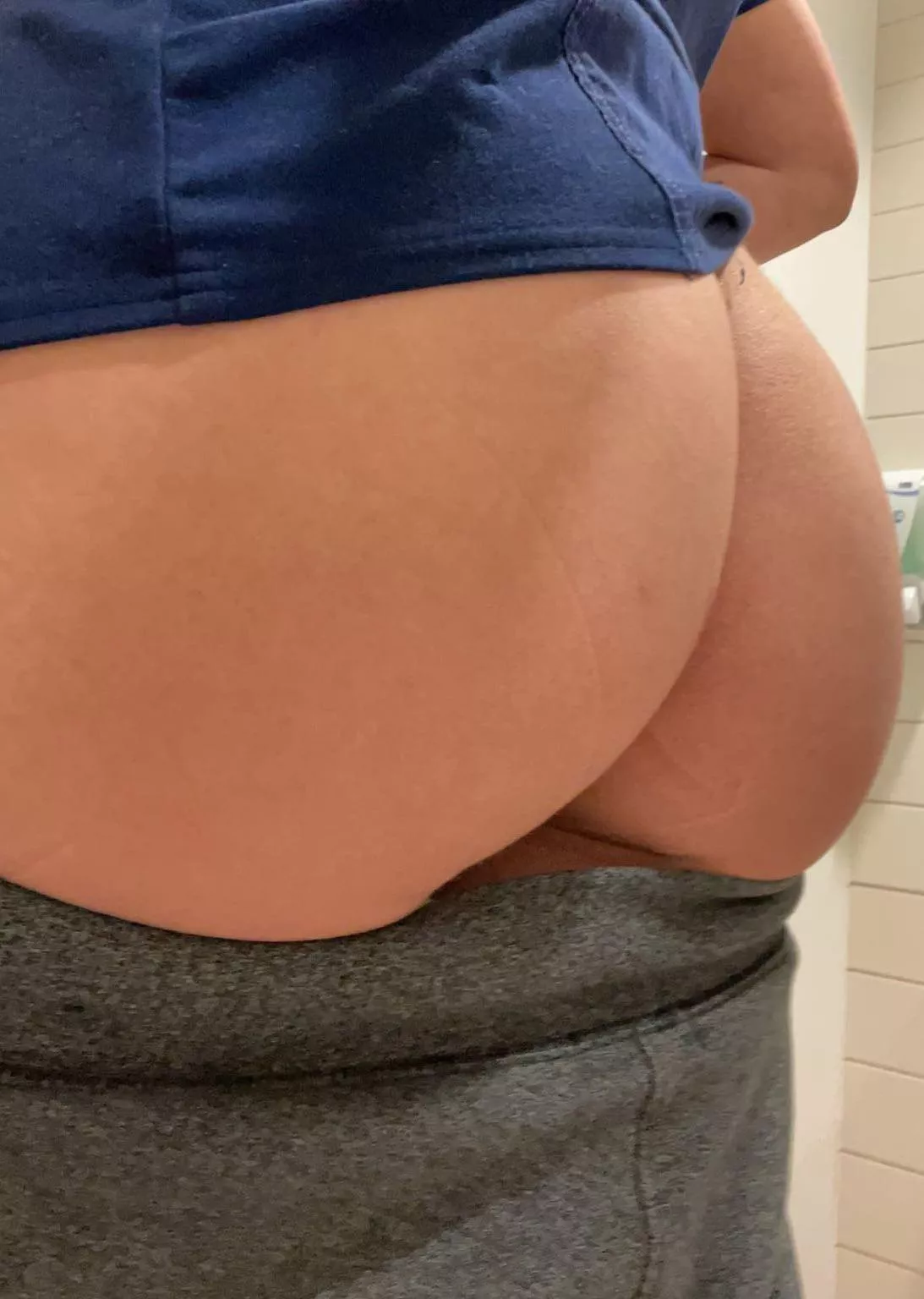 Stuck working all weekend - wanna take lunch break together?