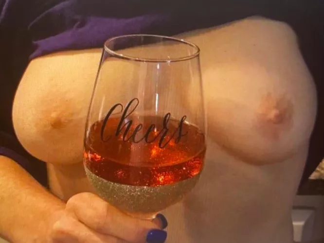 Who wants to have a toast with us?MFM FMF MFMF 😜