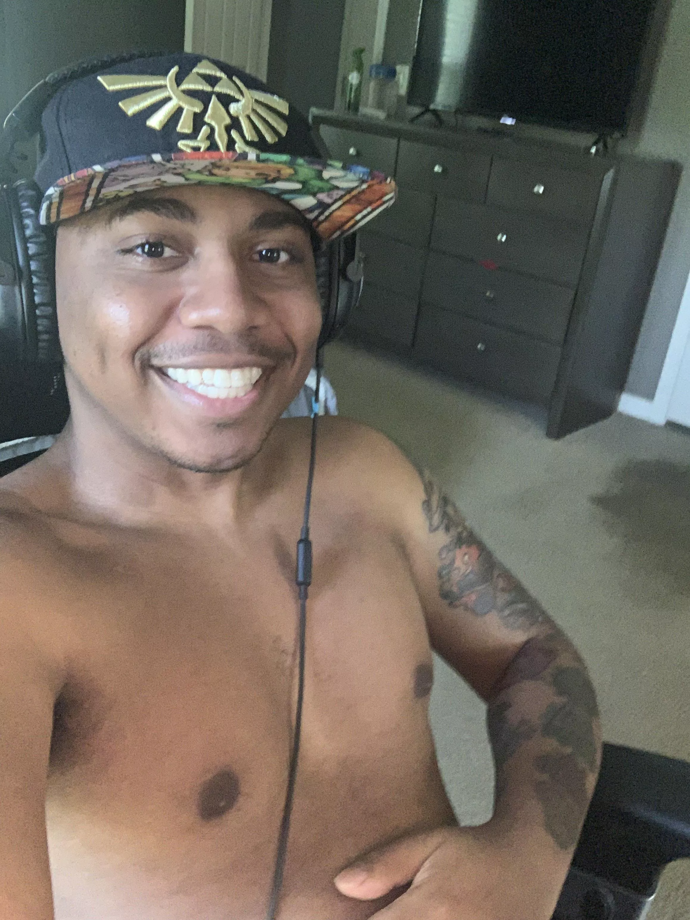 Who wants to help me test “mics” 😜