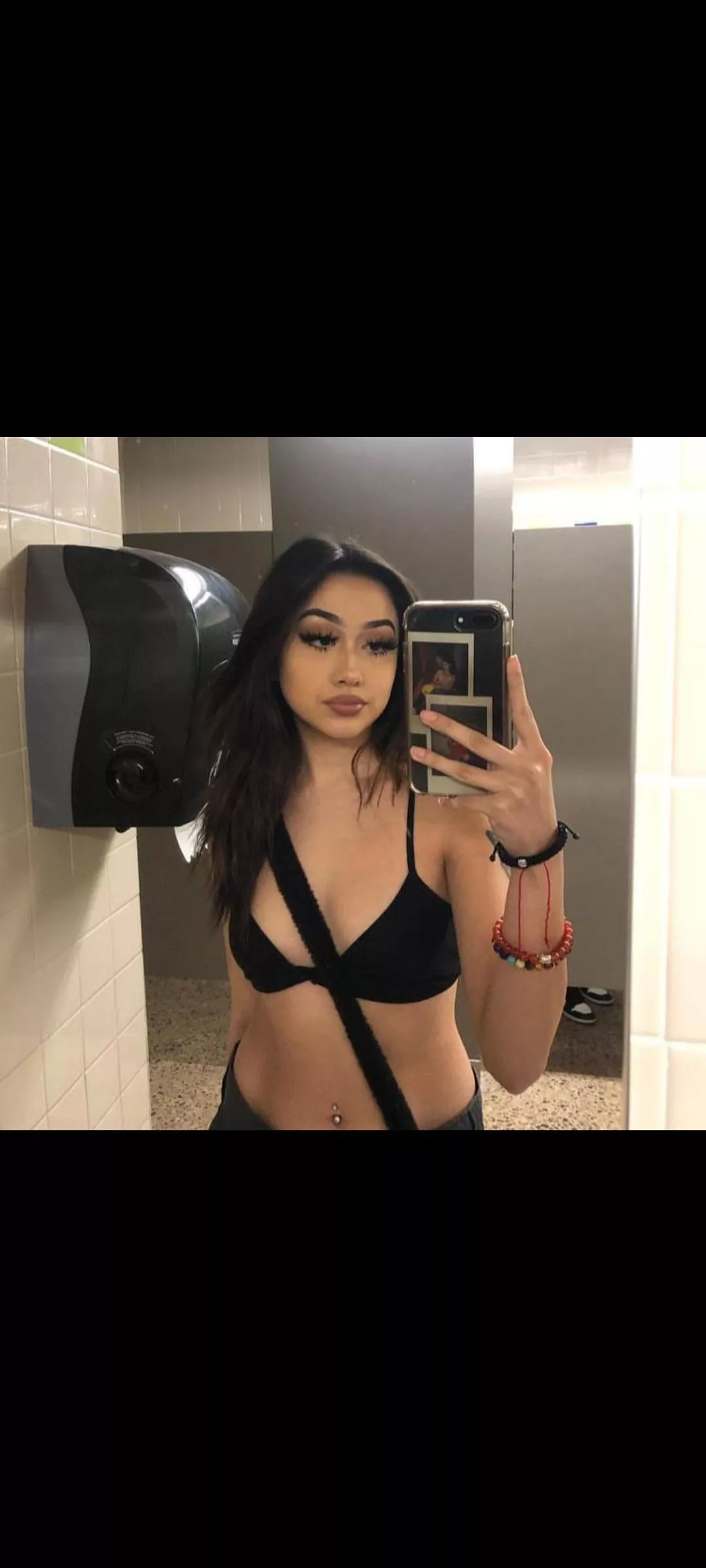 can someone paint my gf with cum