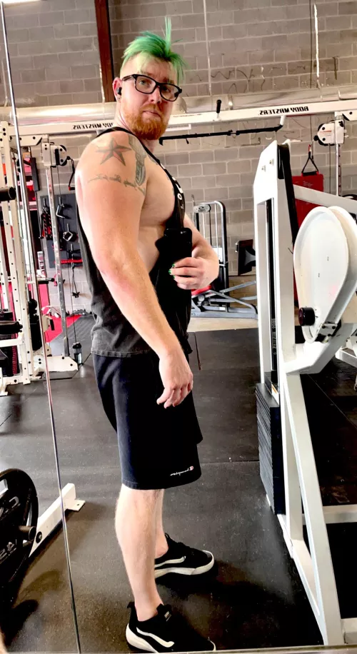 Chest day was a success. 💪🏻