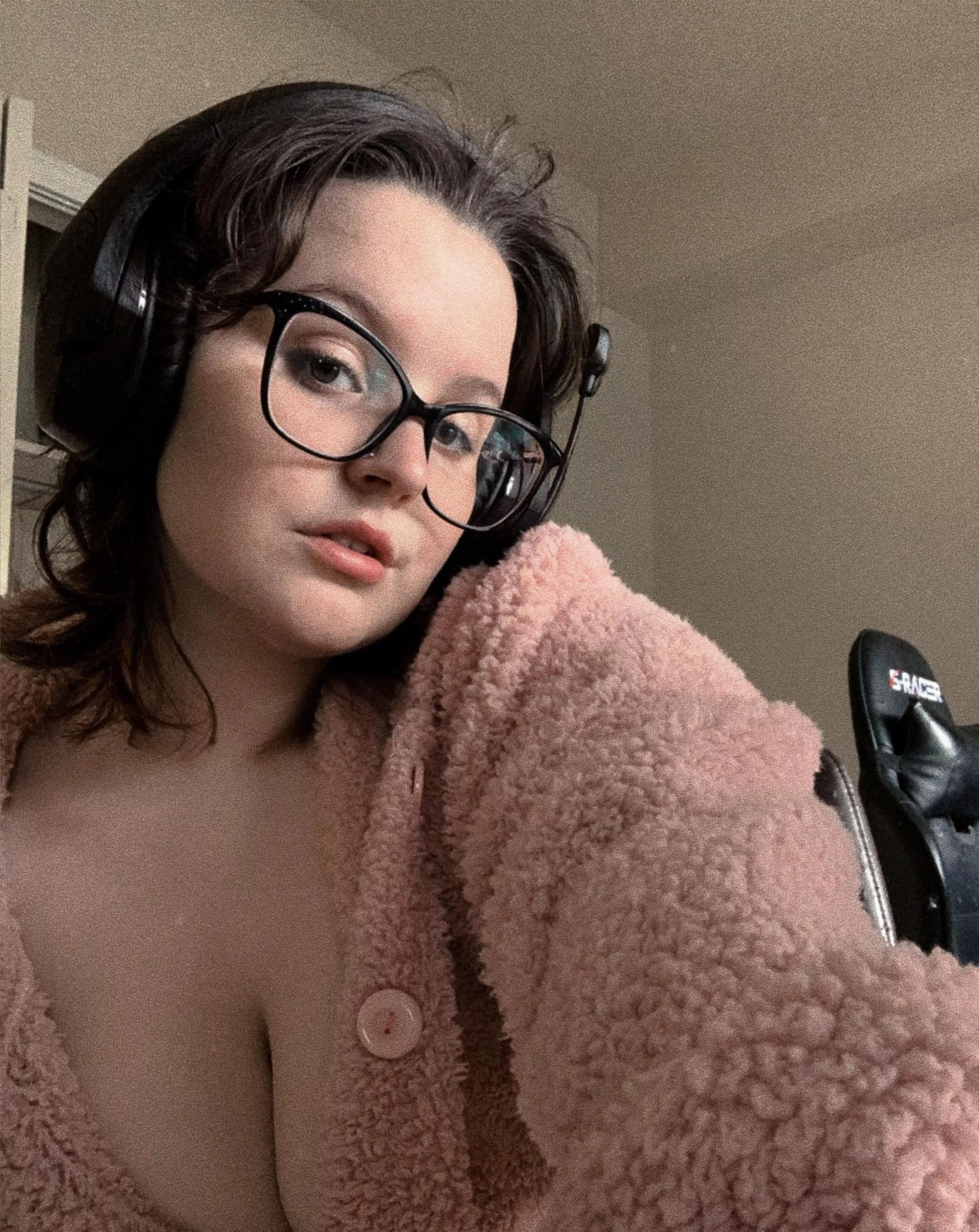 cum play with me 🥰