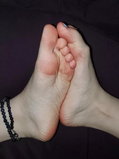 cute pink toes 🥰 f19 OC