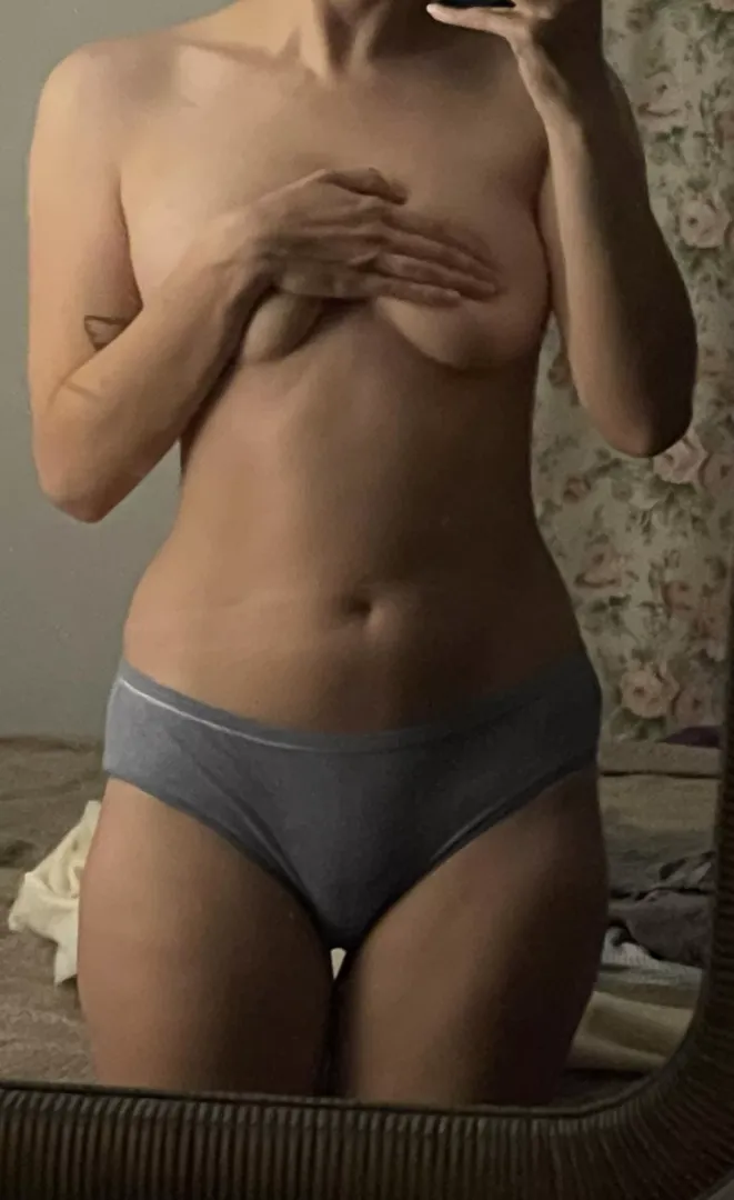 [f]irst post here 🥰 took this the other day bc I felt cute