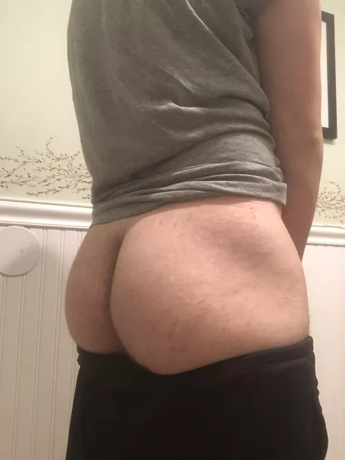 I got owned by a superior guy with a huge cock. Im a dumb beta bitch