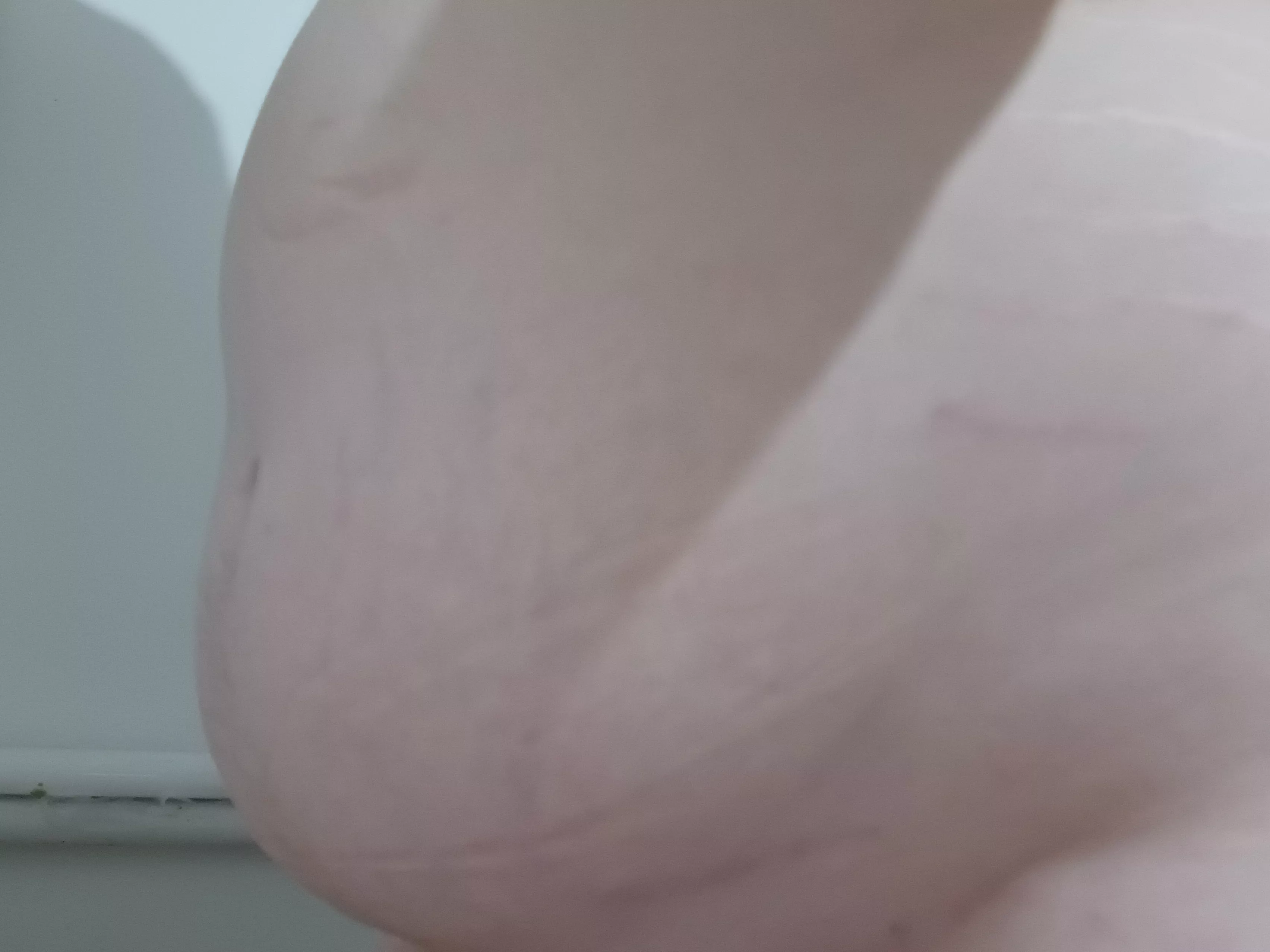 I look ridiculous yet I can't stop eating 🥵🥵