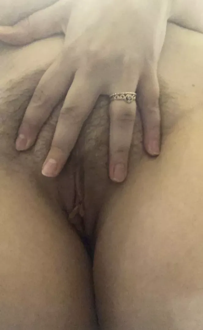 I(f) you like it, then you should put a ring on it 👉🏻✋🏻💍👑❤️