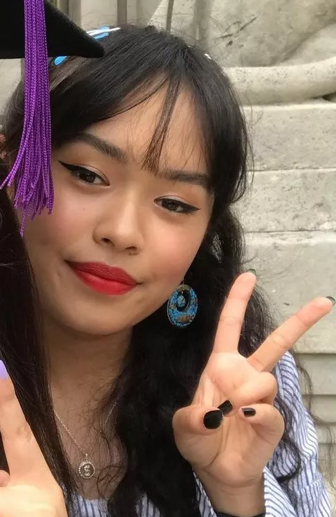 is my face made for bukkake someone give me a suprise in my DM 🤭