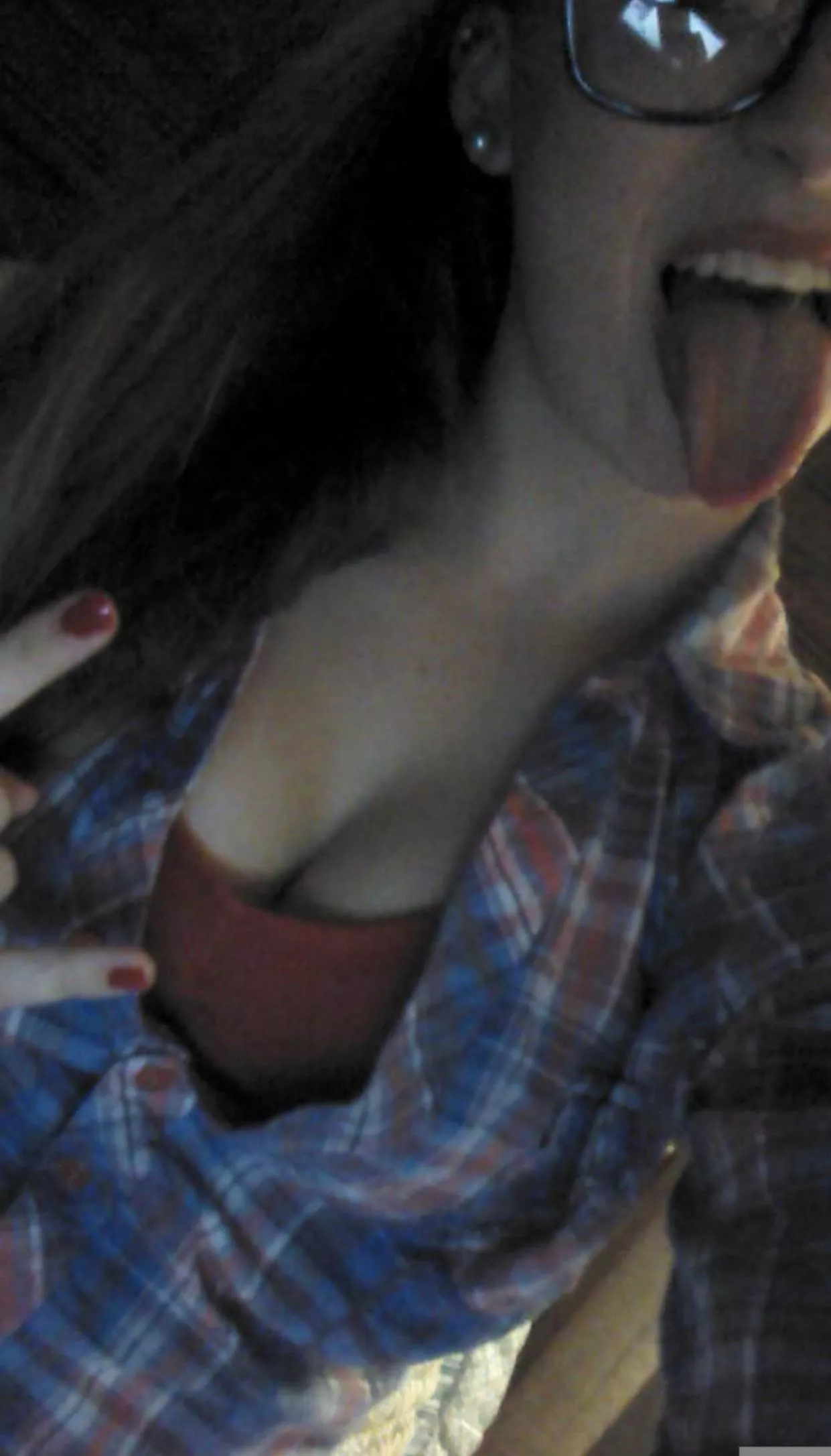 Need BBC or BWC tributes to my sisters friend. Will reward with nudes. dm here or snap super_trib