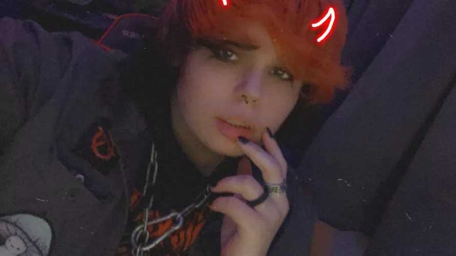 Take me to a cute park or woods area and give me flowers :>