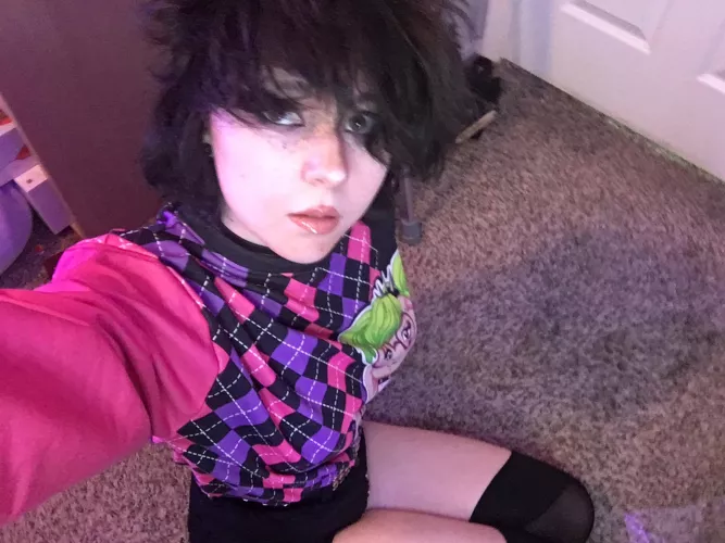 Thigh highs and shorts + a sweater may not really make sense but it’s cute