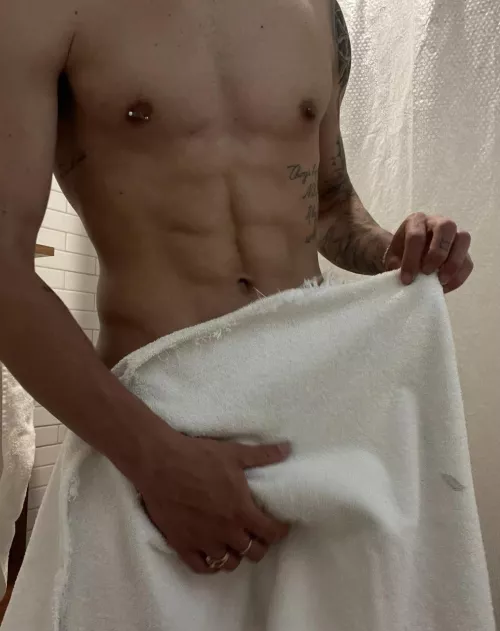 wiping my soft dick off .. want me to take it off ?? dm 😈