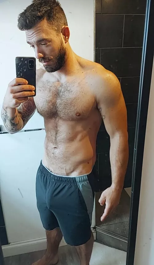 Wondering if a Non-nude pic will get as much love as normal 😅❤️