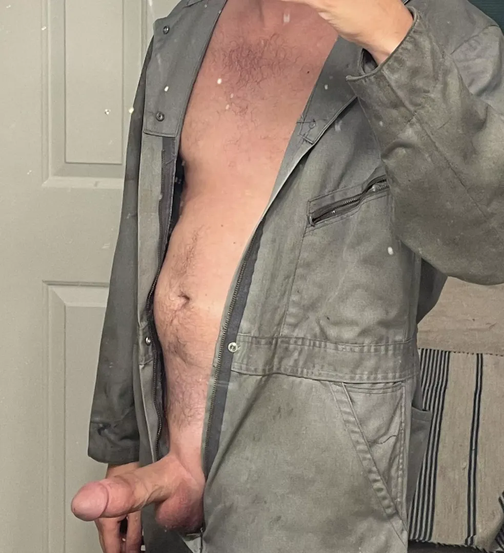 Would you let me and my hard shaved cock work on your car? 😈😈