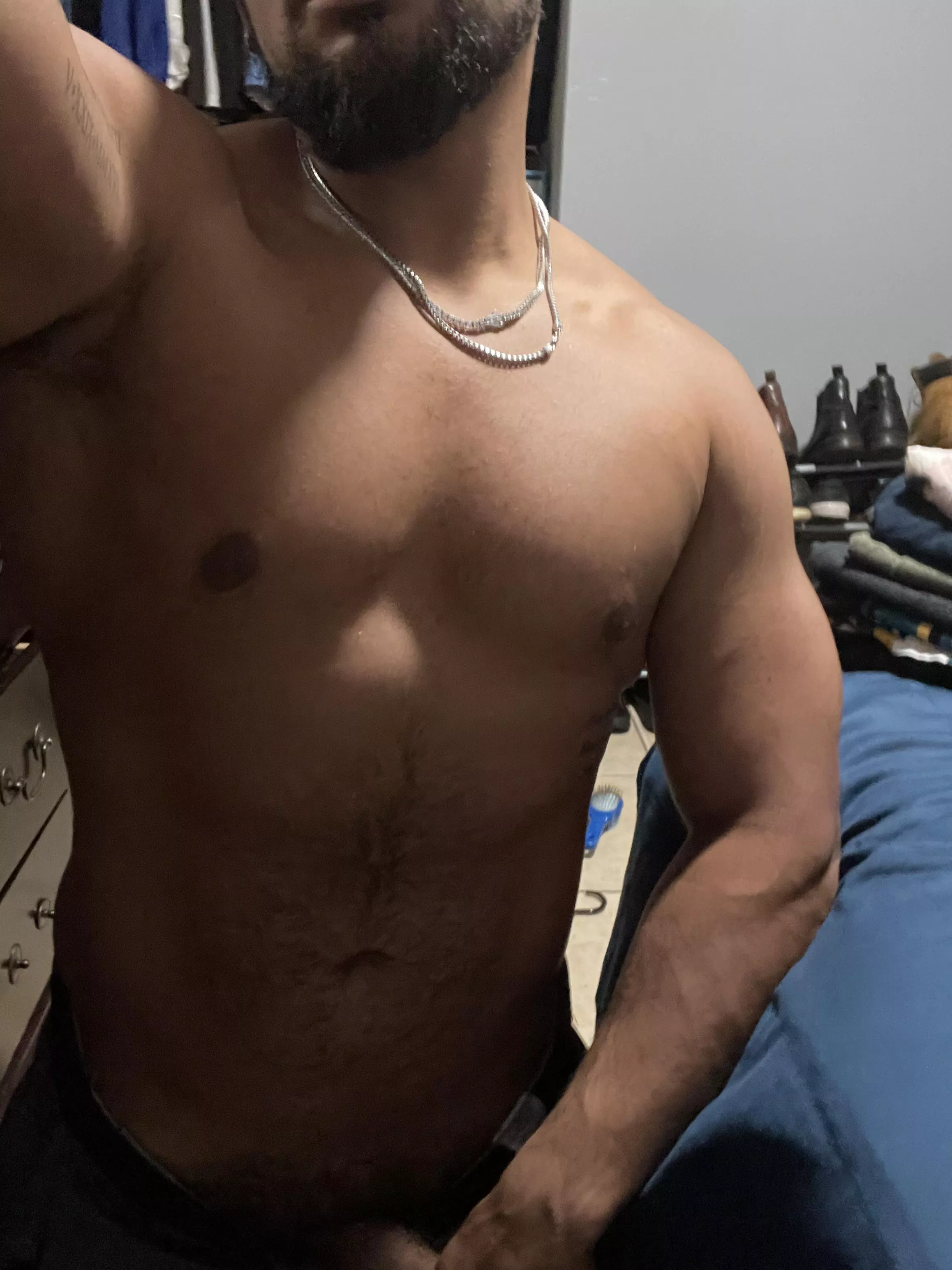 26] m USA top looking for older bottoms for chat or trade be my age or older add me jeremydejesus96