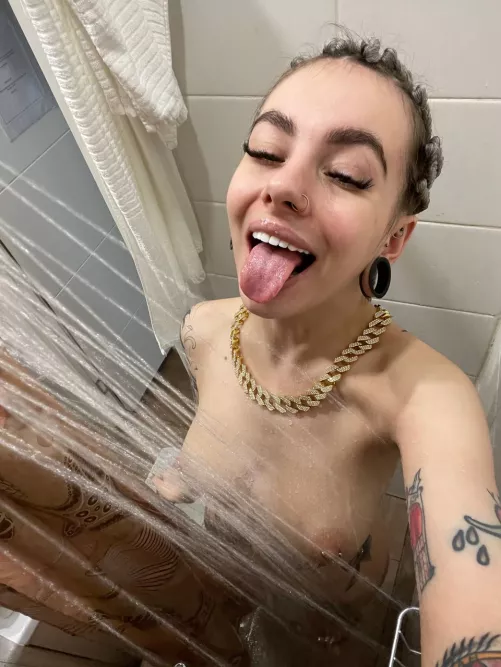 All redditors love nudes, isn�t it ?