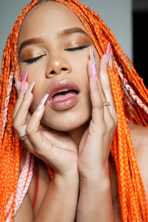 am i hot enough to catch your attention?