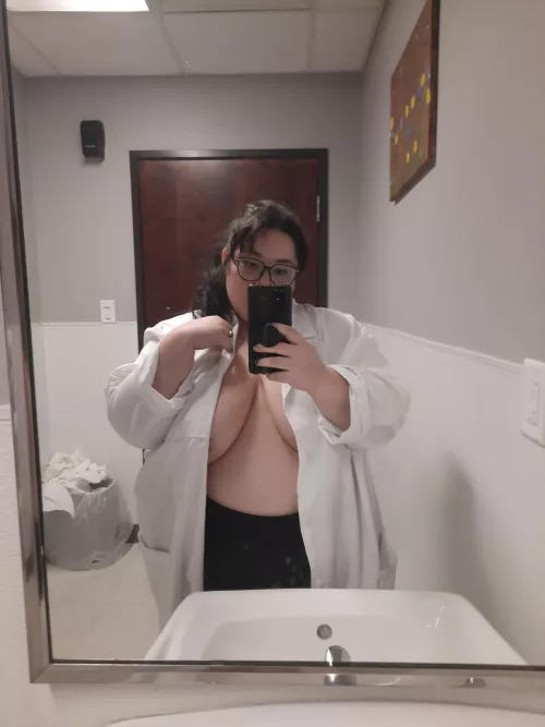 boss makes a dollar while I make a dime, that's why I take nudes on company time