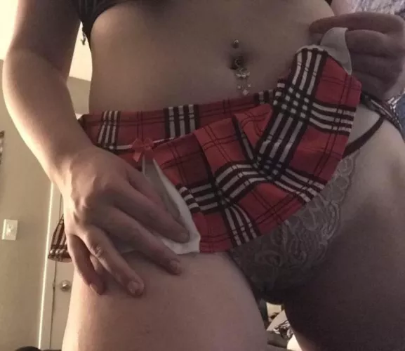 [F](29) little lace under my skirt