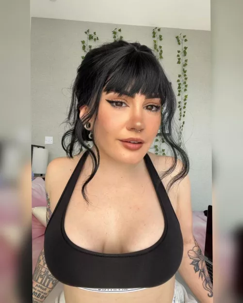 I may only be 4ft 8” but I’m thicc in all the right places 😈