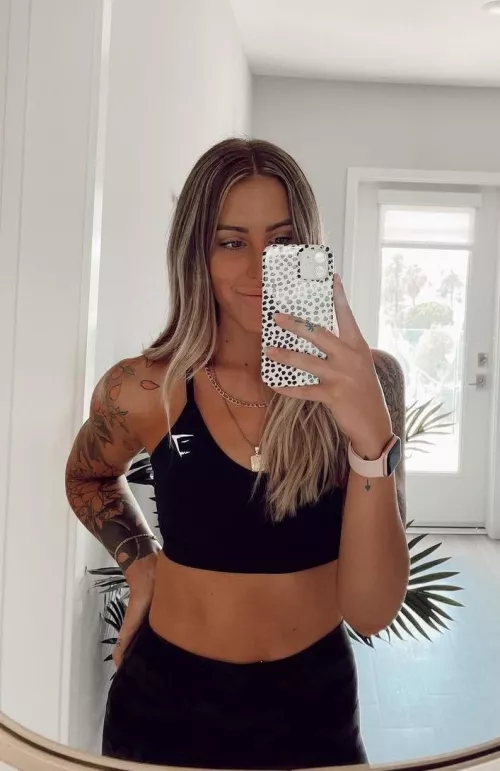 I need to work out with some of the ladies on here 🥵