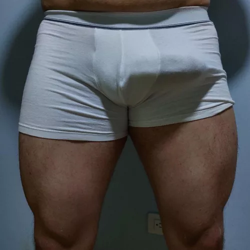 I really love to squat in shorts jeje