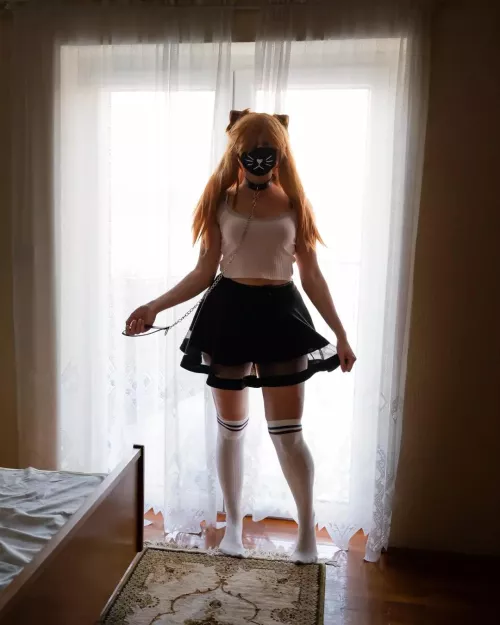 I wonder who will take the other side of my collar