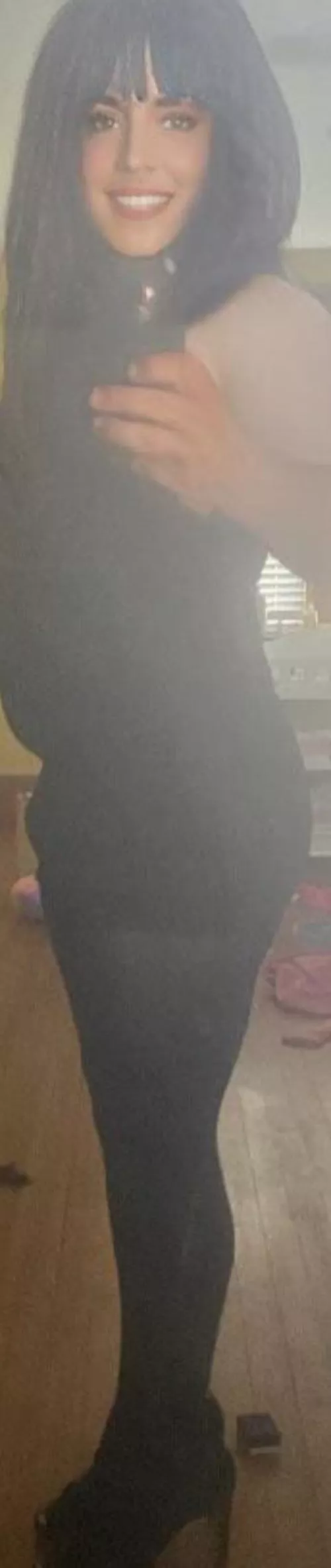 I would struggle with the hem of this dress all night at a club while wearing 4 inch heels. However, I’m in love with it. Would you dance w me? 💗💋