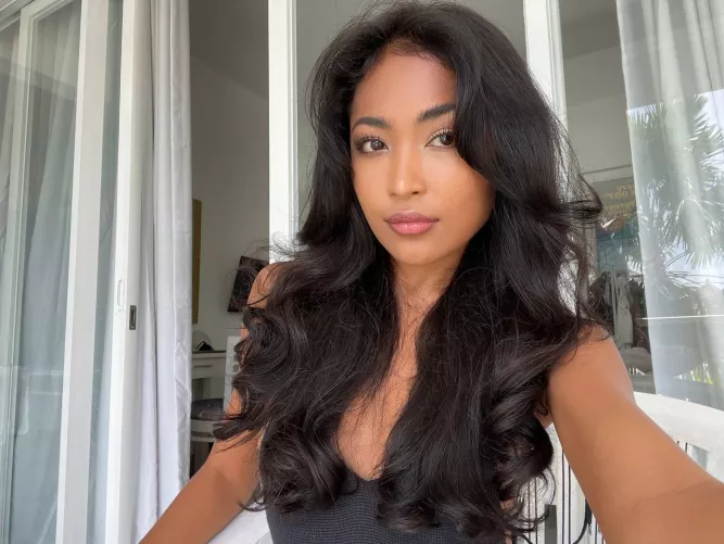 I’m the girl you’ve been waiting for