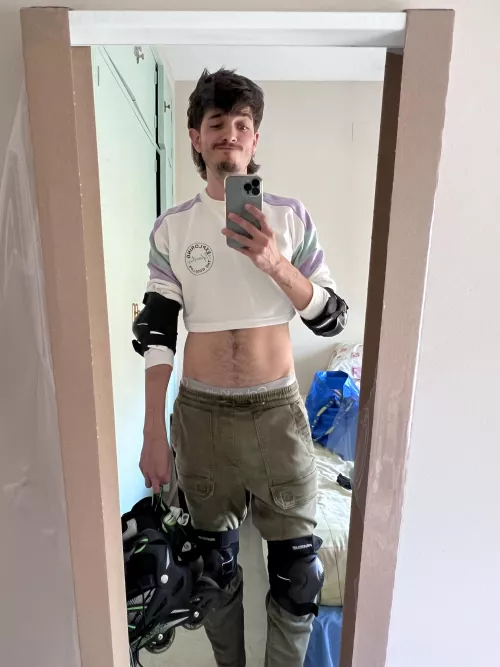 Lets skate wearing a croptop, who’s in?